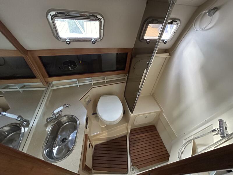2003 Albin 35 COMMAND BRIDGE