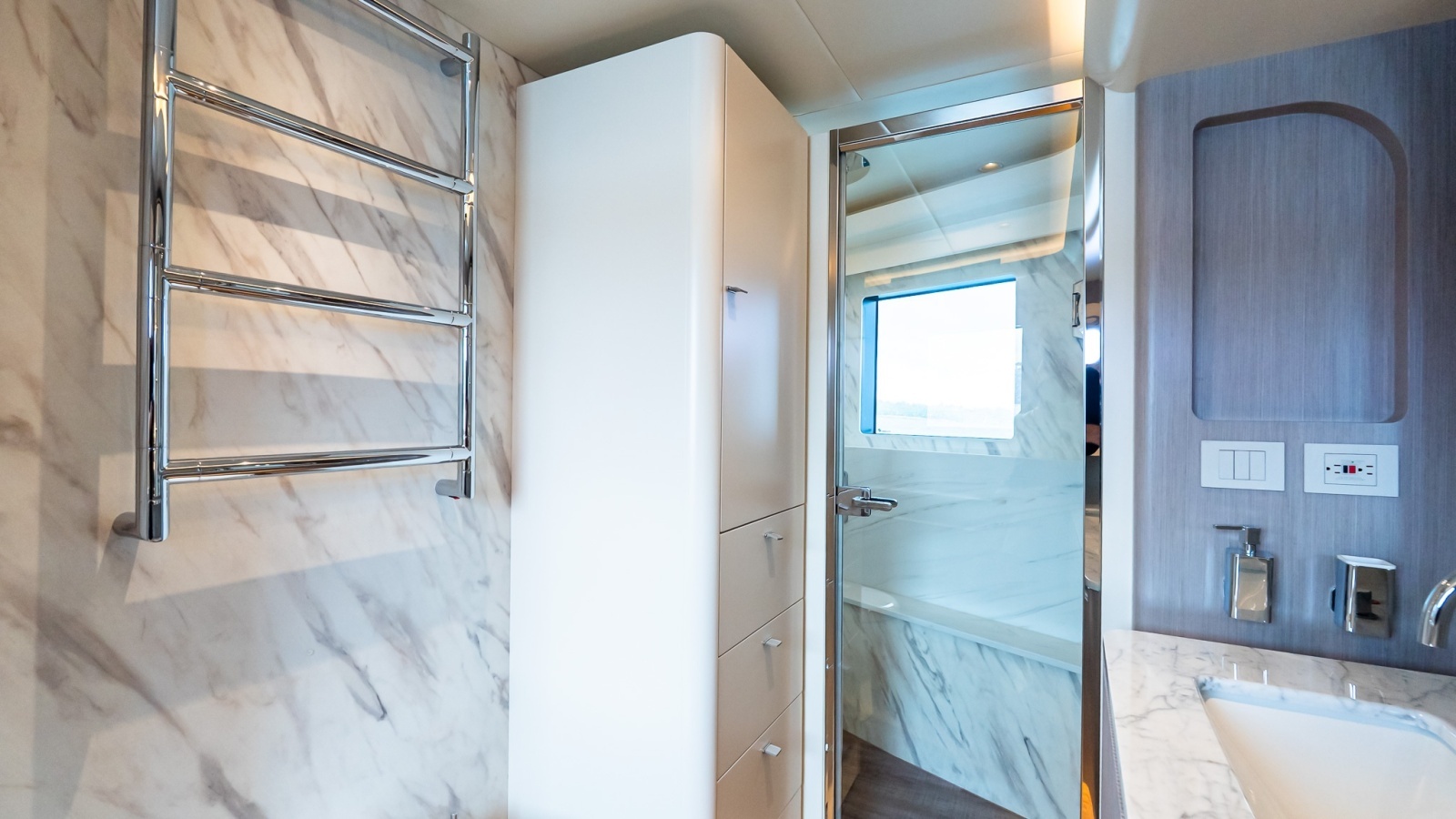 IN STOCK 70ft Absolute Yacht For Sale