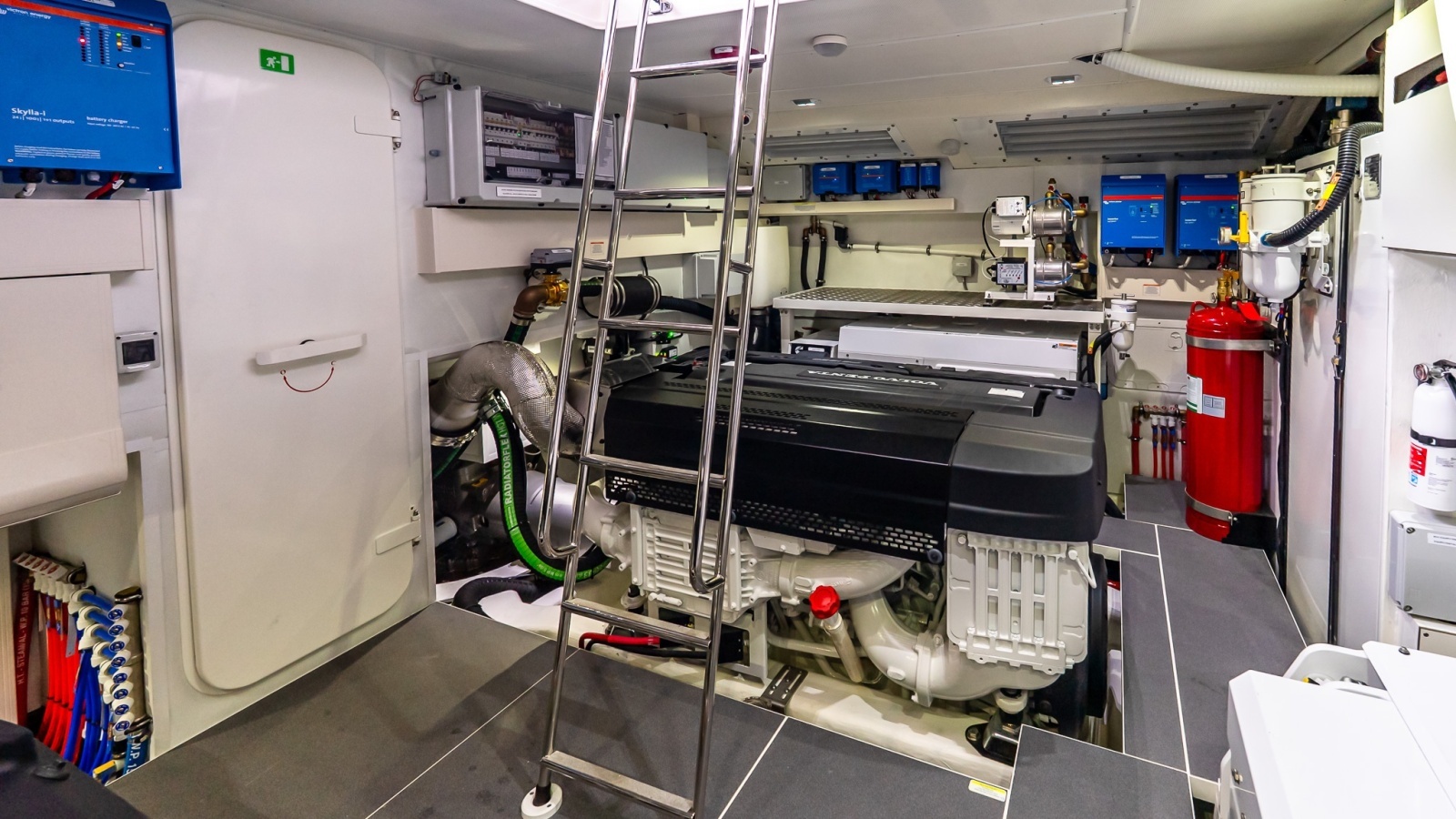 IN STOCK 70ft Absolute Yacht For Sale