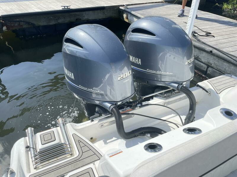 2022 Sea Fox 268 Commander