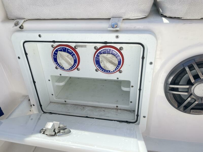 2022 Sea Fox 268 Commander