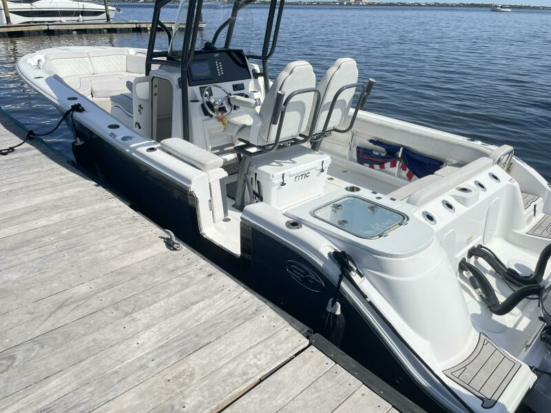 2022 Sea Fox 268 Commander