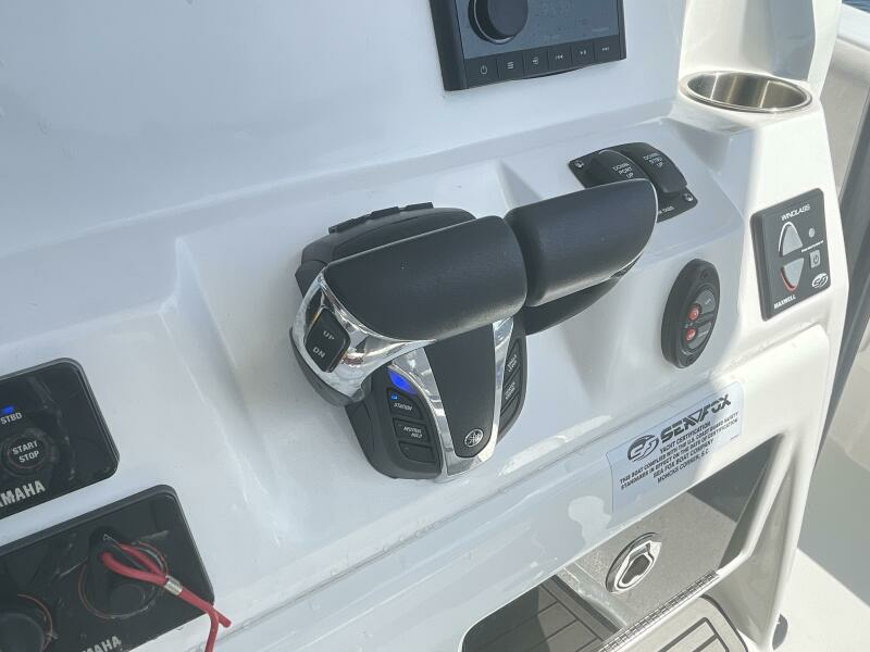 2022 Sea Fox 268 Commander