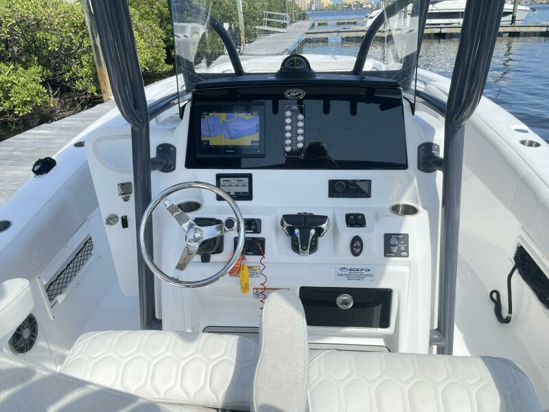 2022 Sea Fox 268 Commander