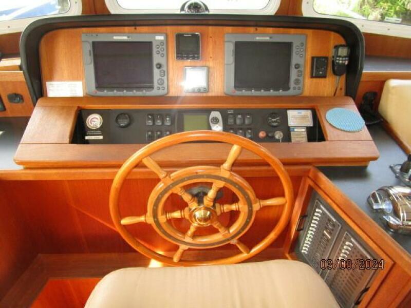 42' Nordic Tug pilothouse helm2