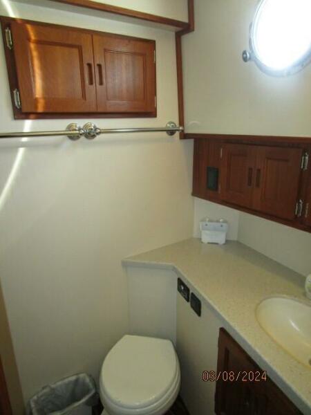 42' Nordic Tug master stateroom head
