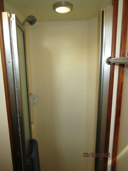 42' Nordic Tug master stateroom shower