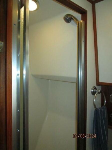 42' Nordic Tug guest shower