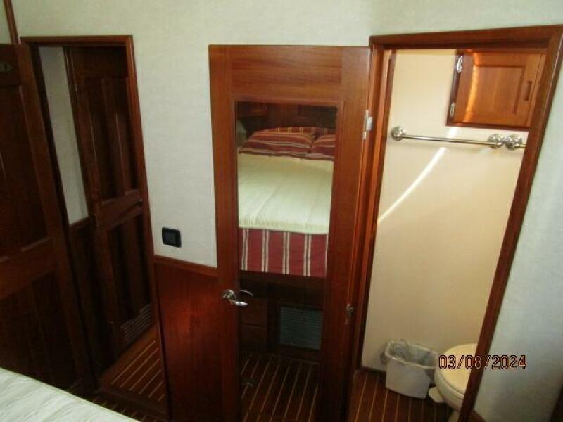 42' Nordic Tug master stateroom aft