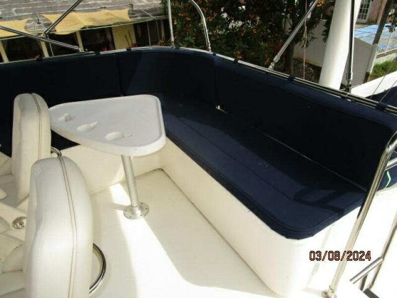 42' Nordic Tug flybridge seating