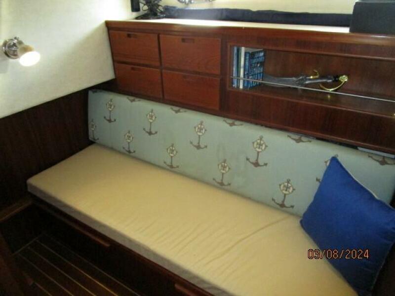 42' Nordic Tug guest stateroom2