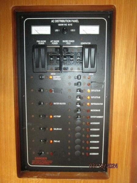 40' Mainship electrical panel1