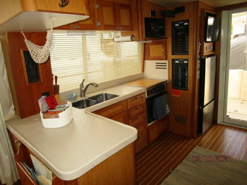 40' Mainship galley1