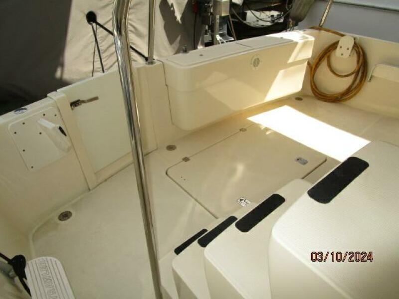 40' Mainship aftdeck1