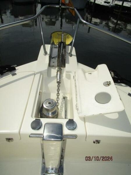 40' Mainship anchor windlass1