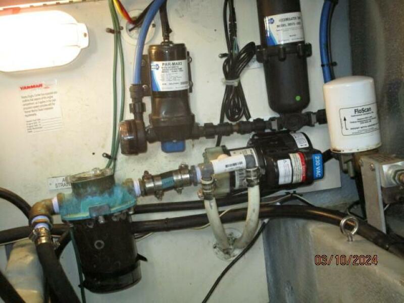 40' Mainship engine room port forward