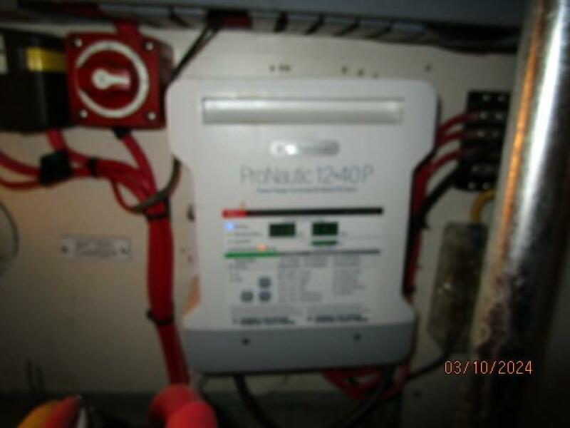 40' Mainship battery charger