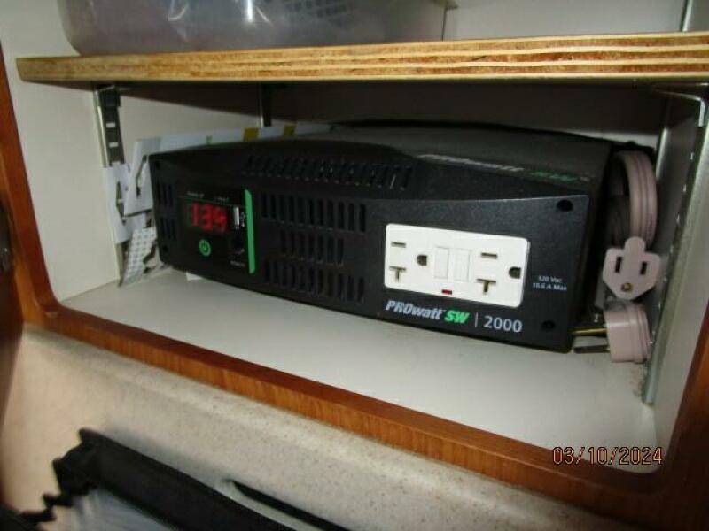 40' Mainship inverter