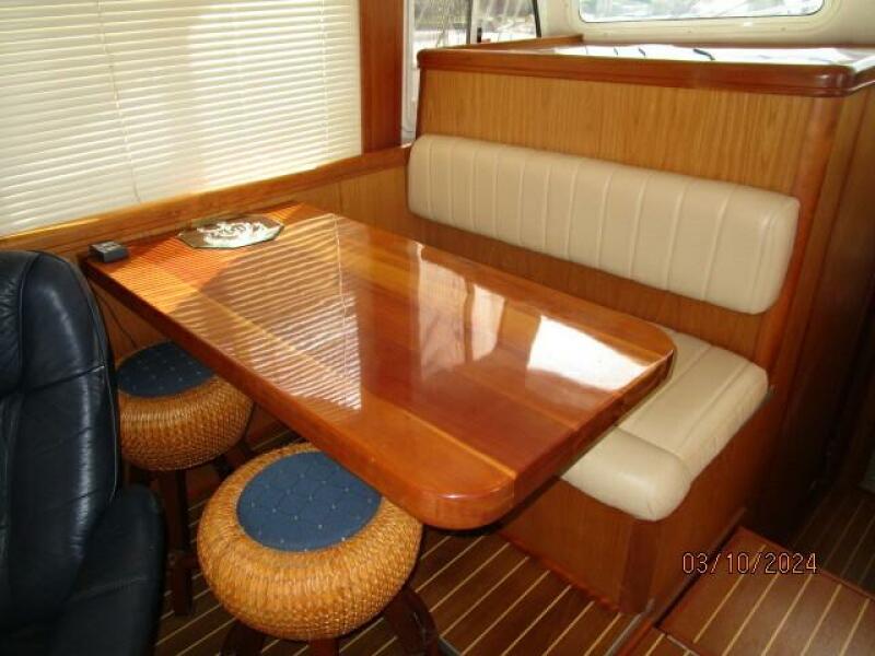 40' Mainship salon settee