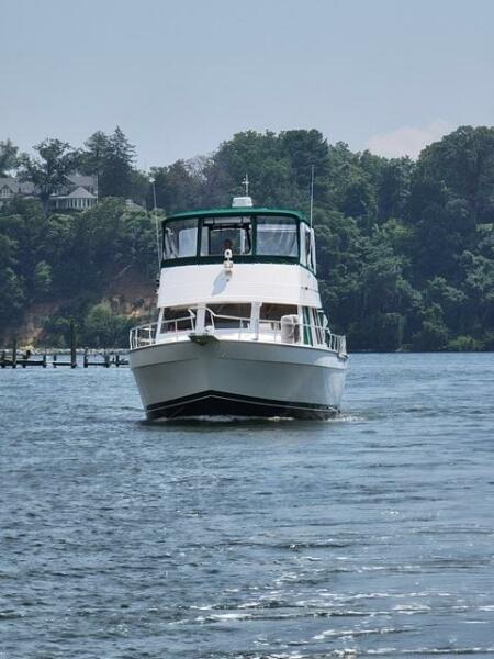 43' Mainship forward profile