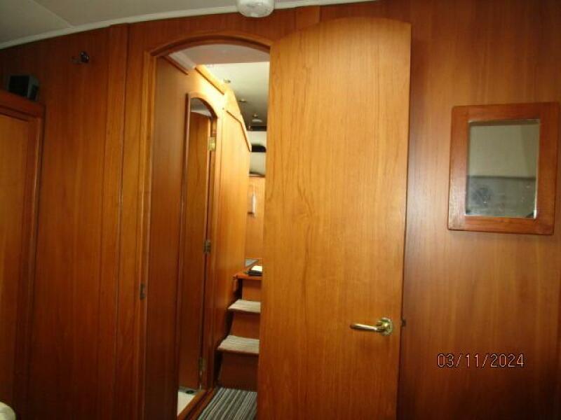 43' Mainship forward guest stateroom aft