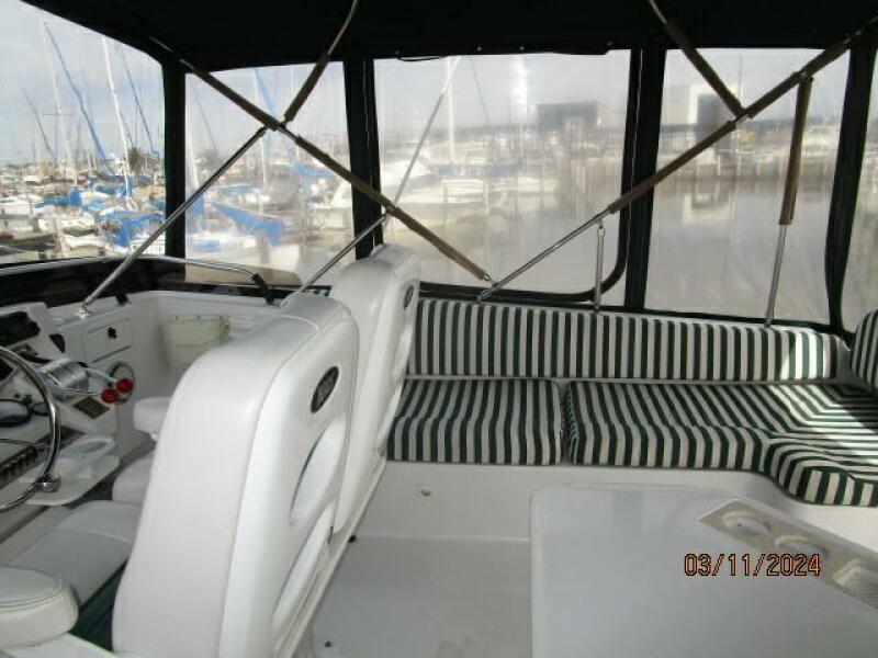 43' Mainship flybridge starboard