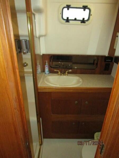 43' Mainship master stateroom head