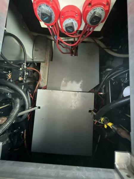 1988 Carver 3807 Aft-Cabin