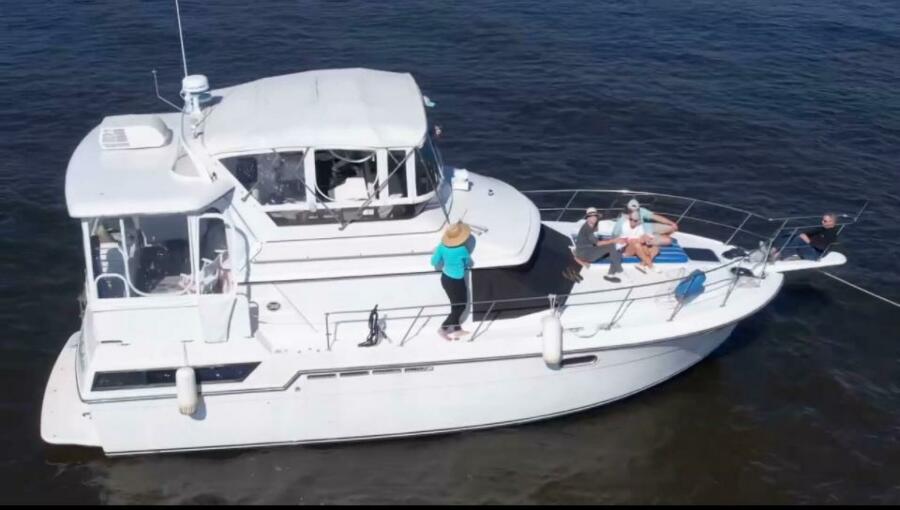 1988 Carver 3807 Aft-Cabin