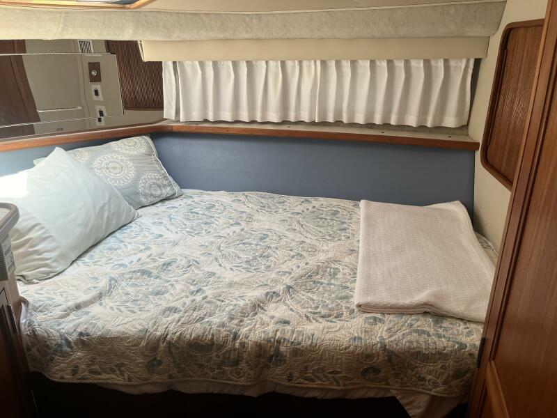 1988 Carver 3807 Aft-Cabin