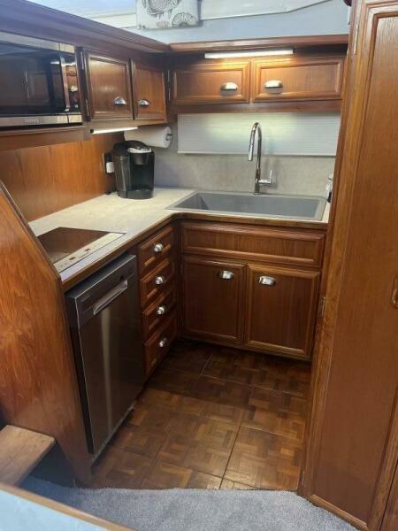 1988 Carver 3807 Aft-Cabin
