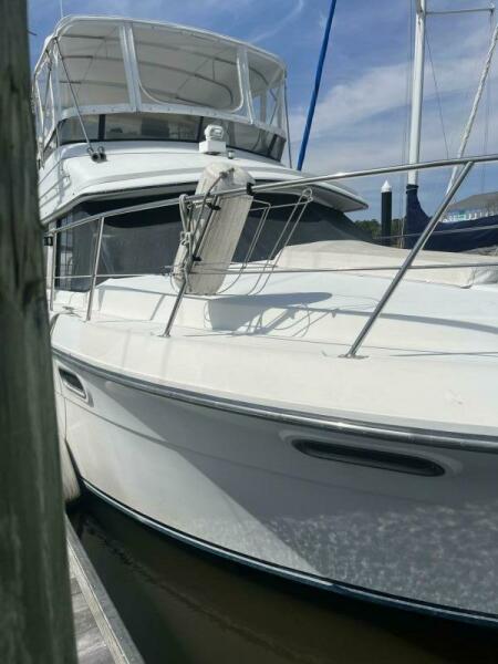 1988 Carver 3807 Aft-Cabin