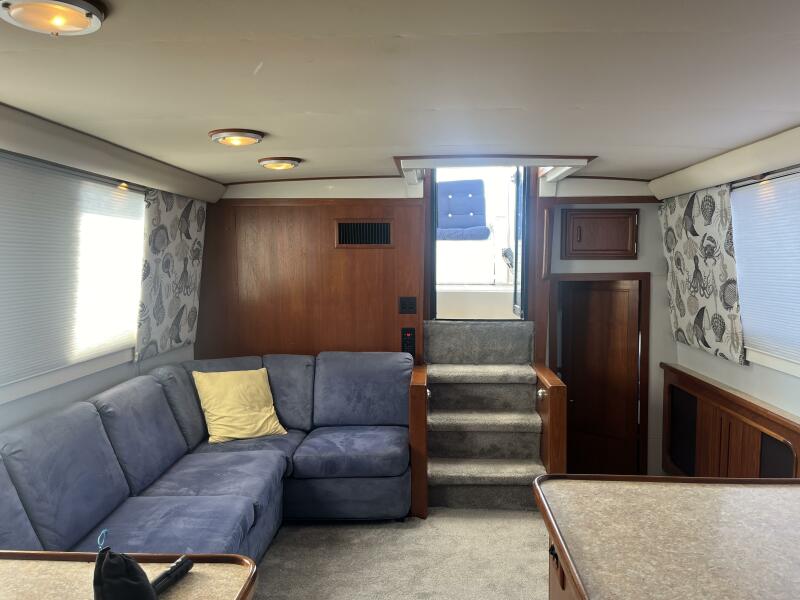 1988 Carver 3807 Aft-Cabin