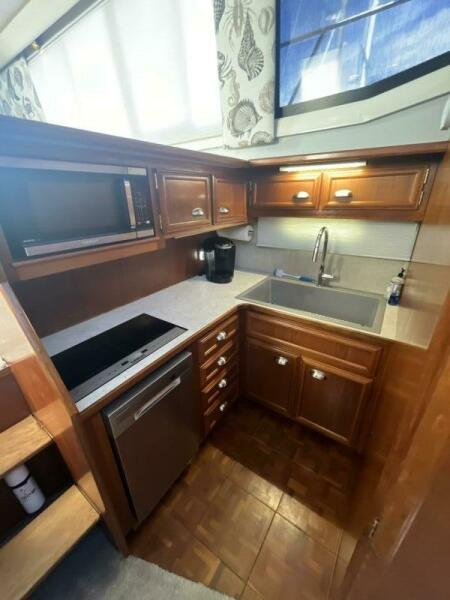 1988 Carver 3807 Aft-Cabin