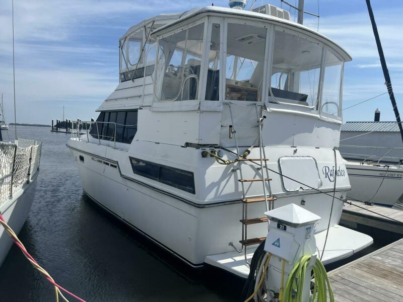 1988 Carver 3807 Aft-Cabin