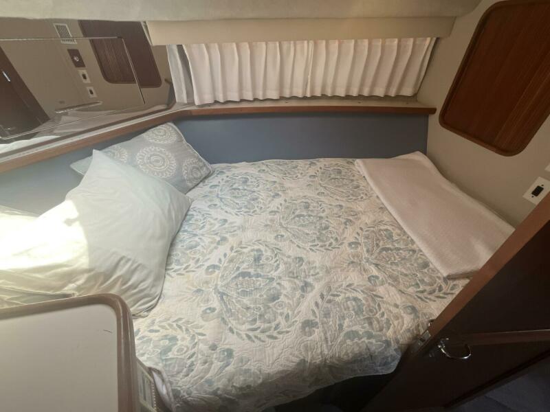1988 Carver 3807 Aft-Cabin