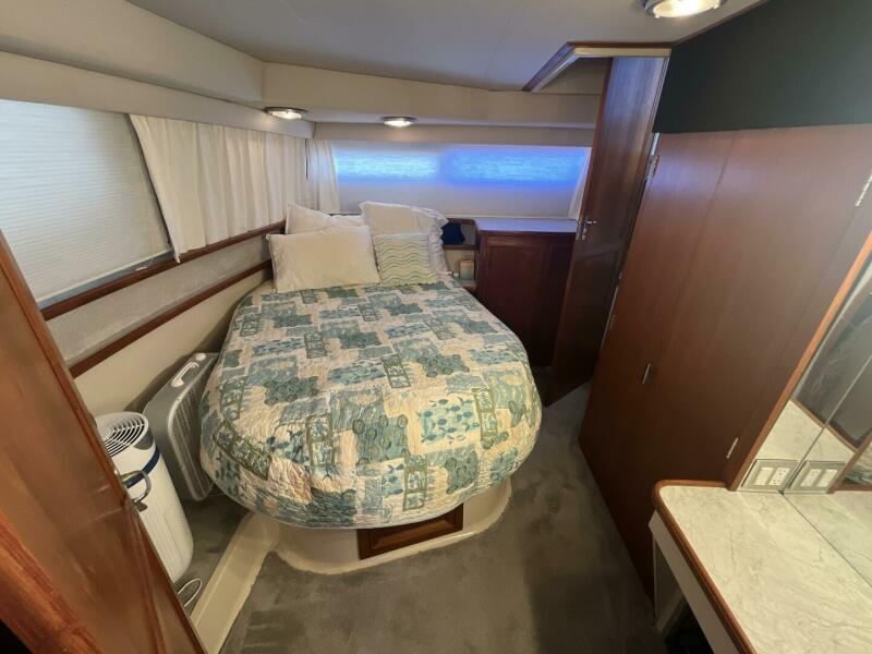 1988 Carver 3807 Aft-Cabin