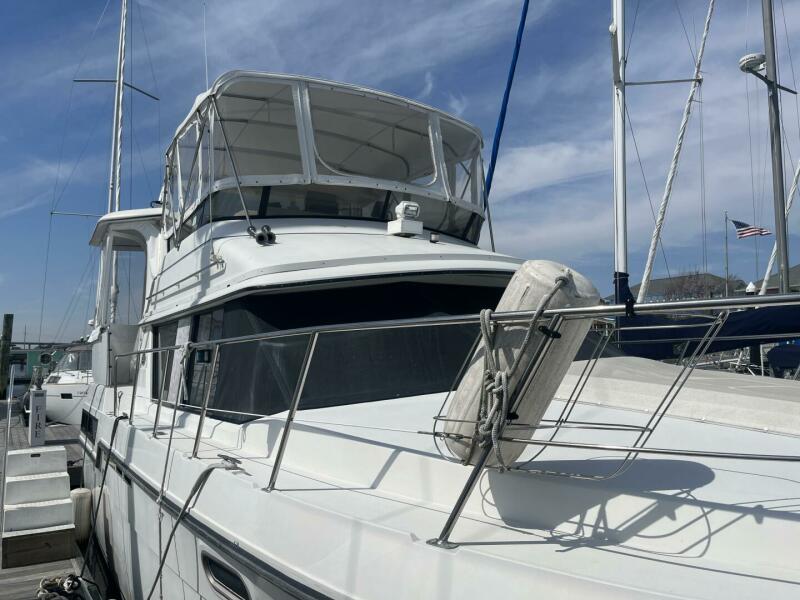 1988 Carver 3807 Aft-Cabin