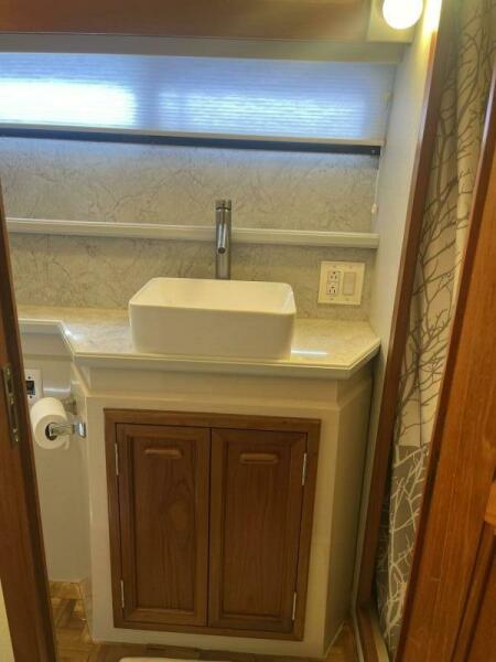 1988 Carver 3807 Aft-Cabin