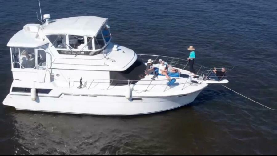1988 Carver 3807 Aft-Cabin