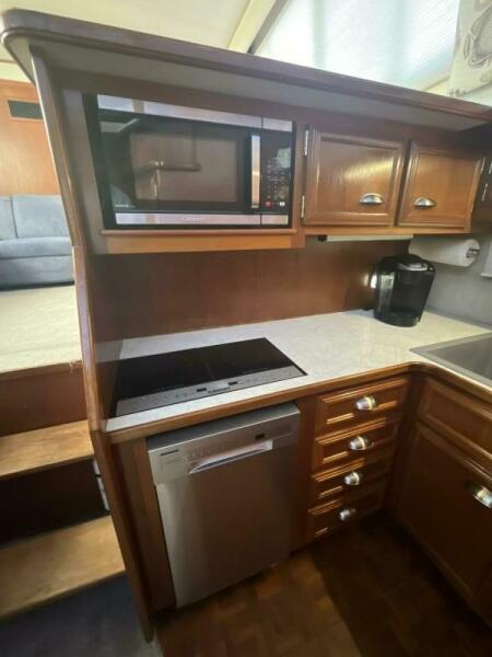1988 Carver 3807 Aft-Cabin