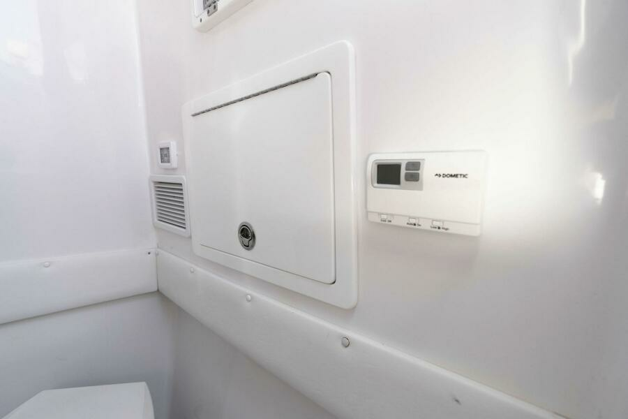 2020 SeaHunter 35 Tournament Head/Electrical