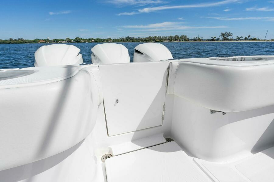 2020 SeaHunter 35 Tournament Cockpit