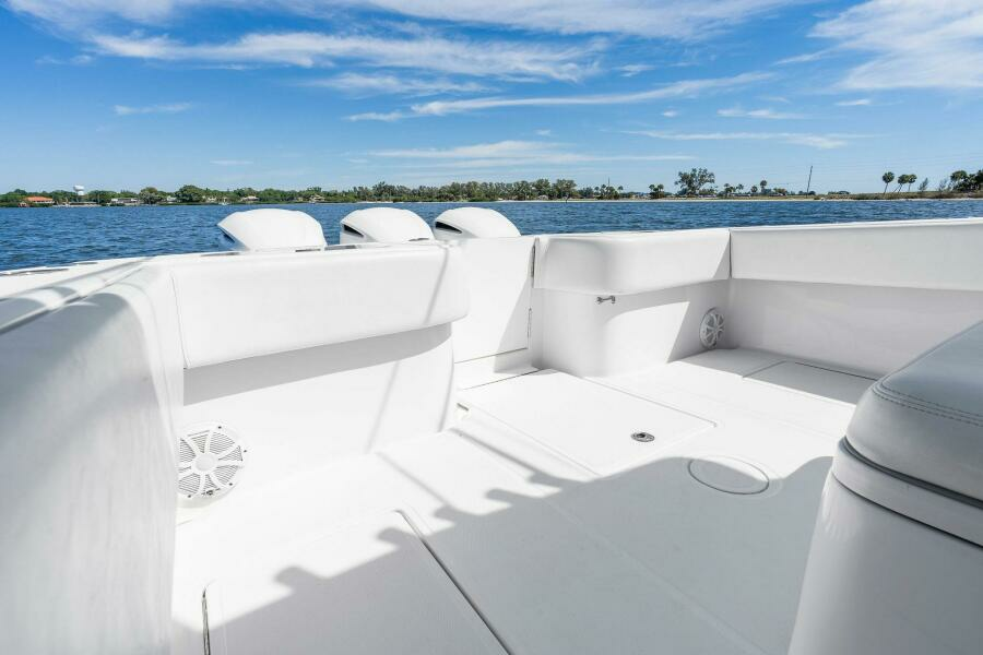 2020 SeaHunter 35 Tournament Cockpit