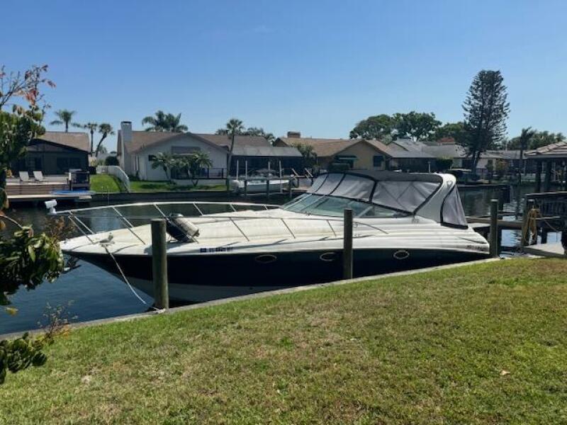 2005 Larson 370 Cabrio