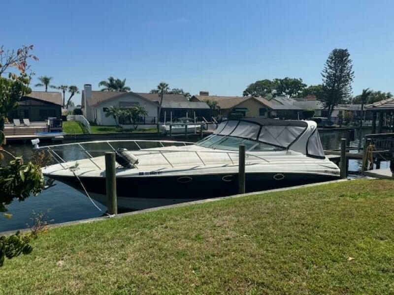 2005 Larson 370 Cabrio