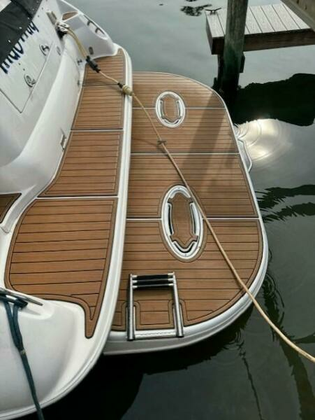 2005 Larson 370 Cabrio