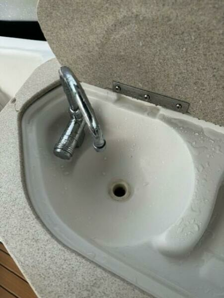 2005 Larson 370 Cabrio