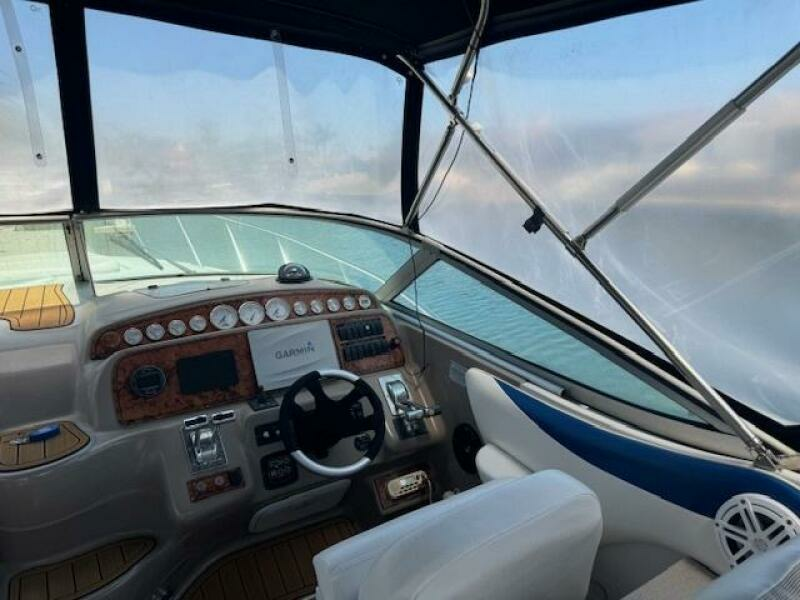 2005 Larson 370 Cabrio