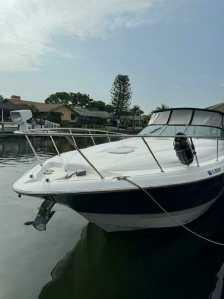 2005 Larson 370 Cabrio